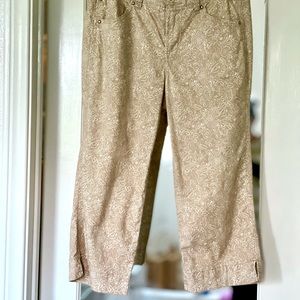 Floral Pattern Stretch Capris Tan Size 6